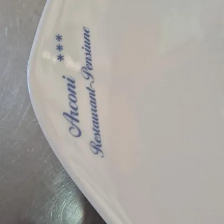 בית הארחה Restaurant Arconi